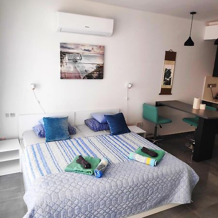 Relax&Dream Apartment Long Beach Agios Georgios  Buitenkant foto
